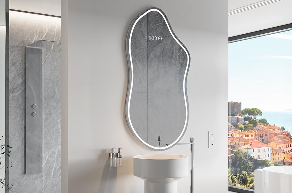 Uregelmessig speil med delikat ambientbelysning for elegante interiører | ARTFORMA