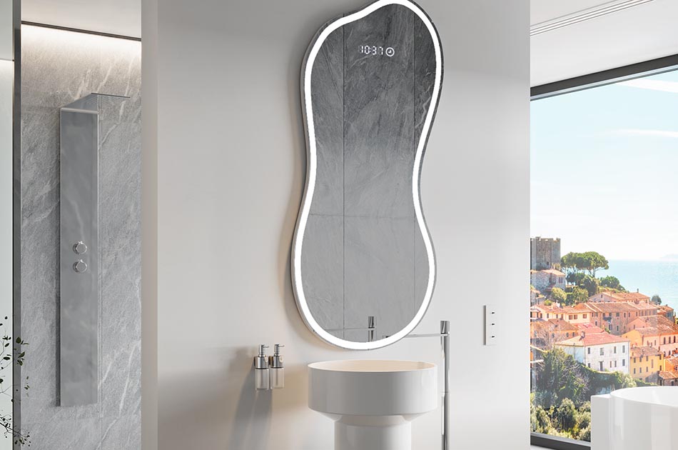 Uregelmessig speil med delikat ambientbelysning for elegante interiører | ARTFORMA