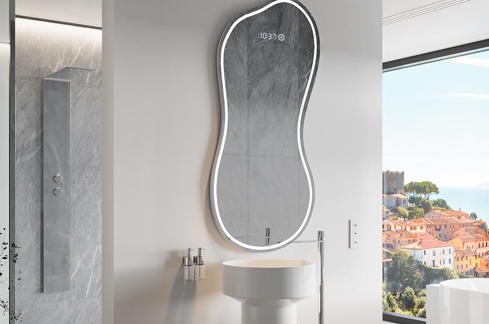 Uregelmessig speil med delikat ambientbelysning for elegante interiører | ARTFORMA
