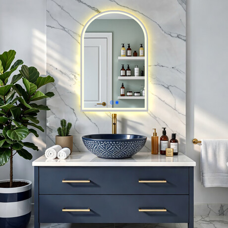 Uregelmessig LED-belyst speil – 60x90/70x100 cm i en sølvfarget aluminiumsramme #8