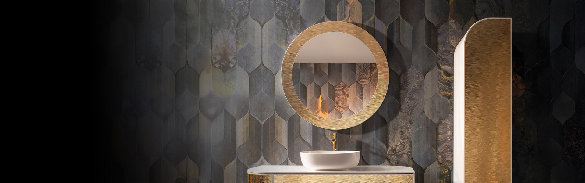 Speil med metallramme